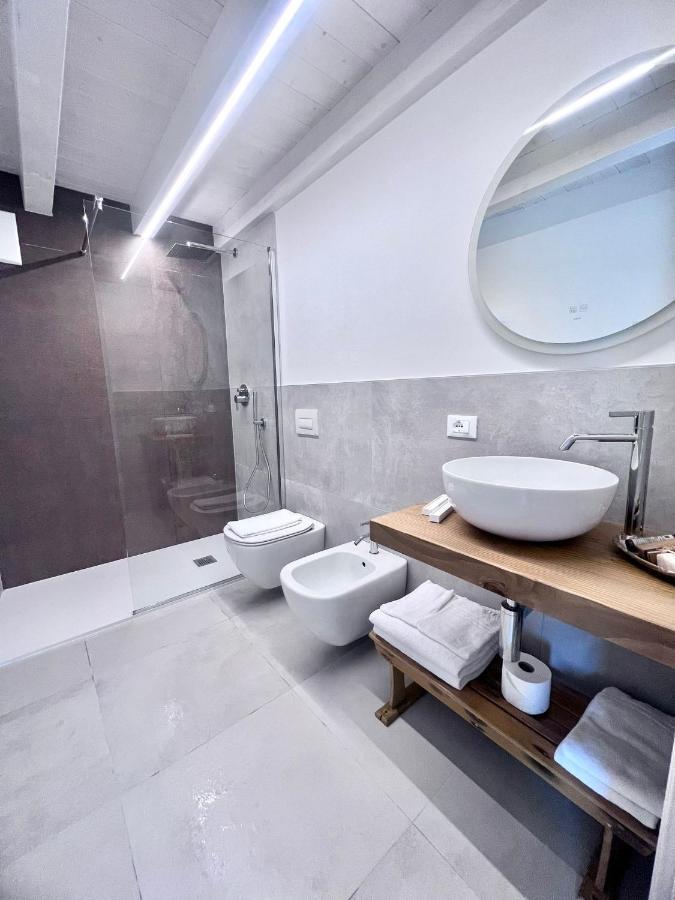 Absentia 1763 Garda Boutique Home - Lake Front Brenzone sul Garda Exterior foto