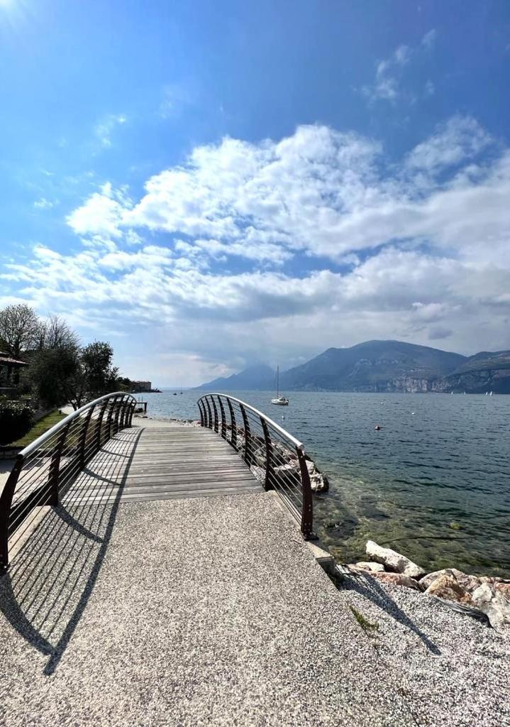 Absentia 1763 Garda Boutique Home - Lake Front Brenzone sul Garda Exterior foto